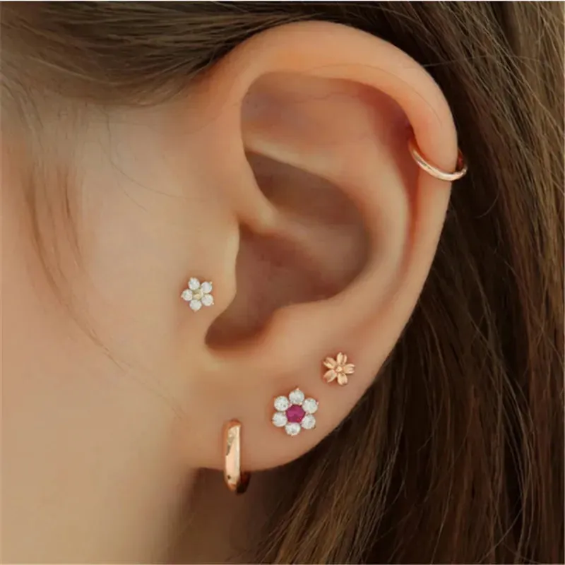 Classic Flower Labret Piercing (16G)