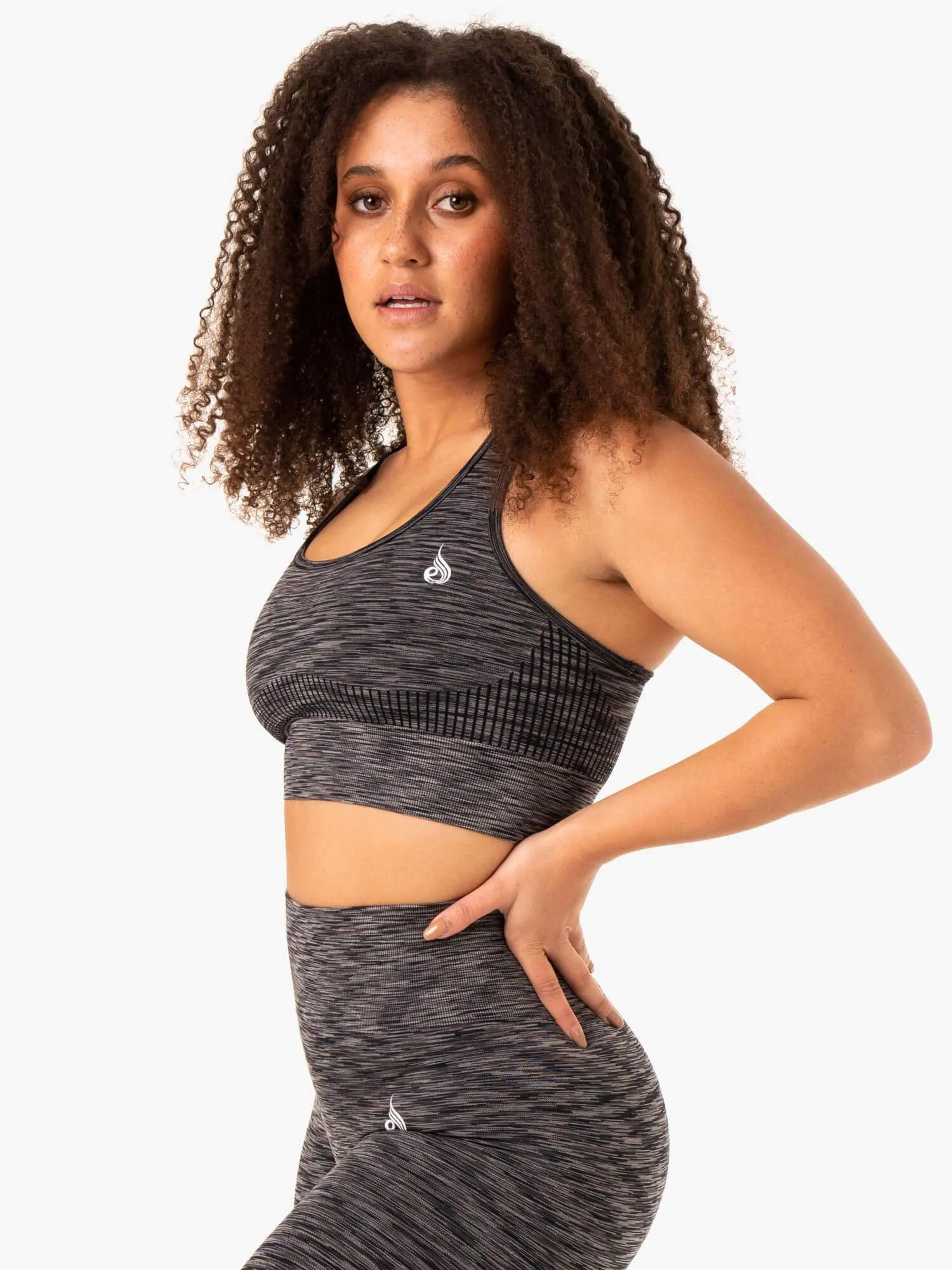 Evolve Seamless Longline Sports Bra - Black