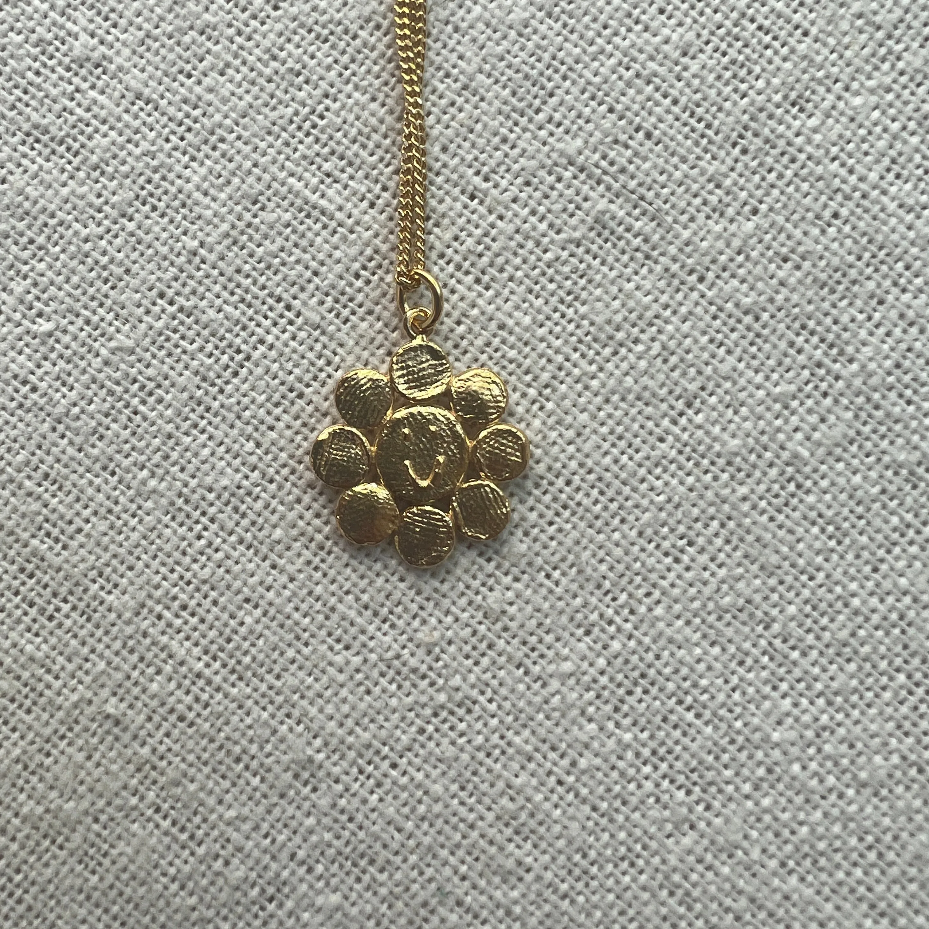 Happy Flower Pendant 45cm, Gold