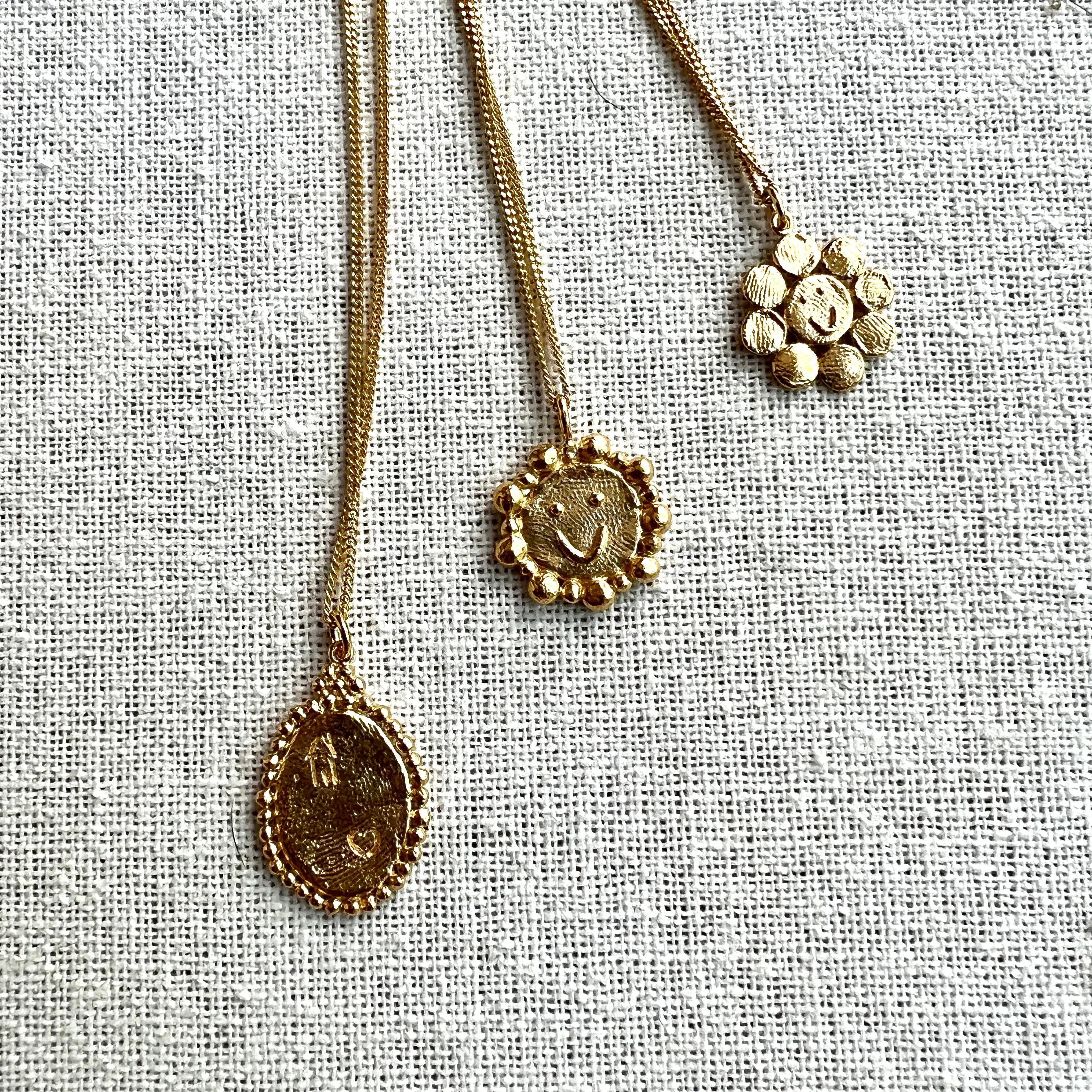 Happy Flower Pendant 45cm, Gold