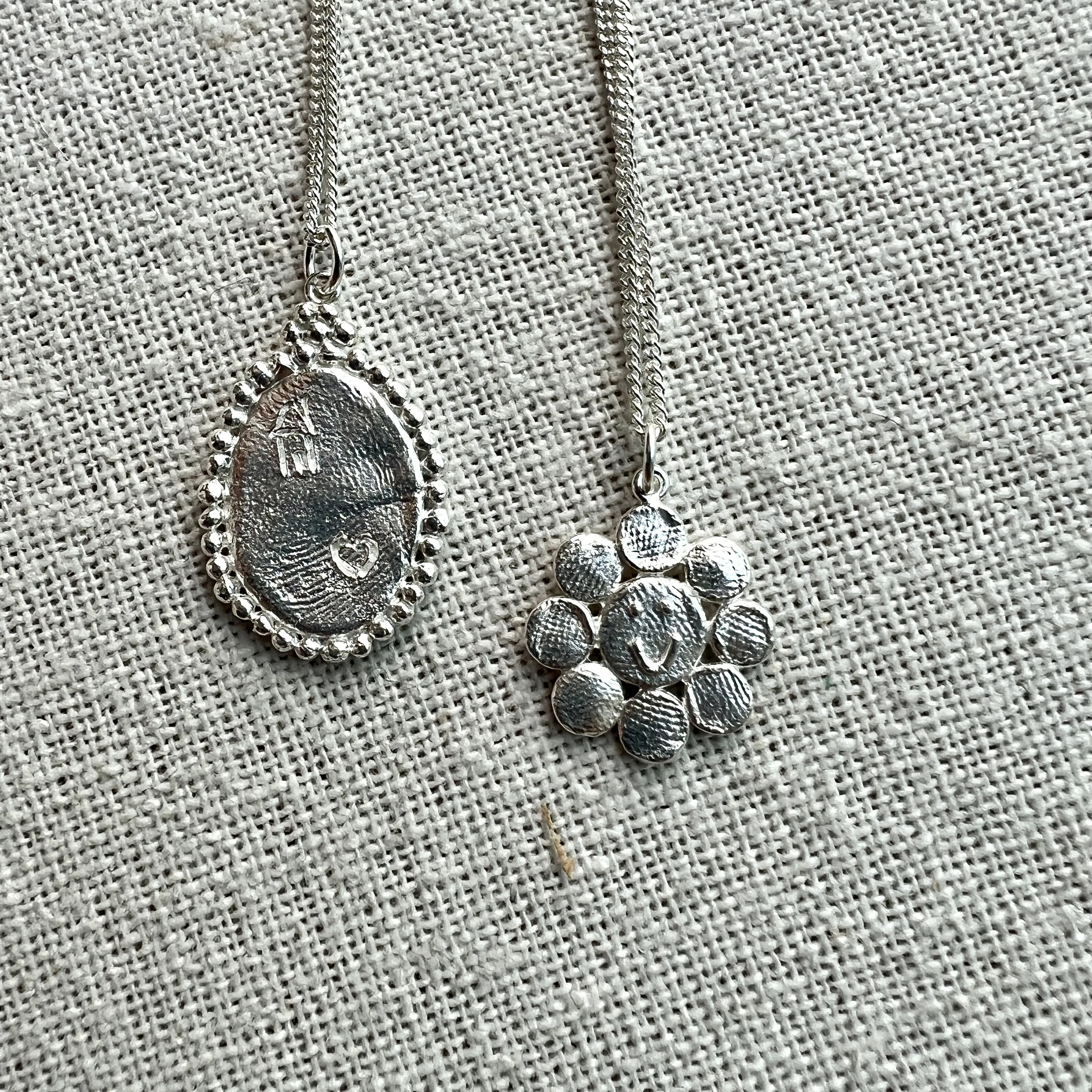 Happy Flower Pendant 45cm, Silver