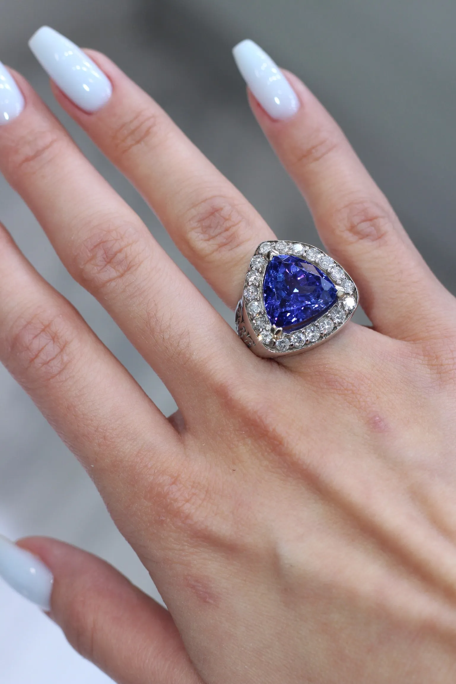 Juliet 10 Carats Trilliant Cut Blue Tanzanite Ring Halo in 14k White Gold