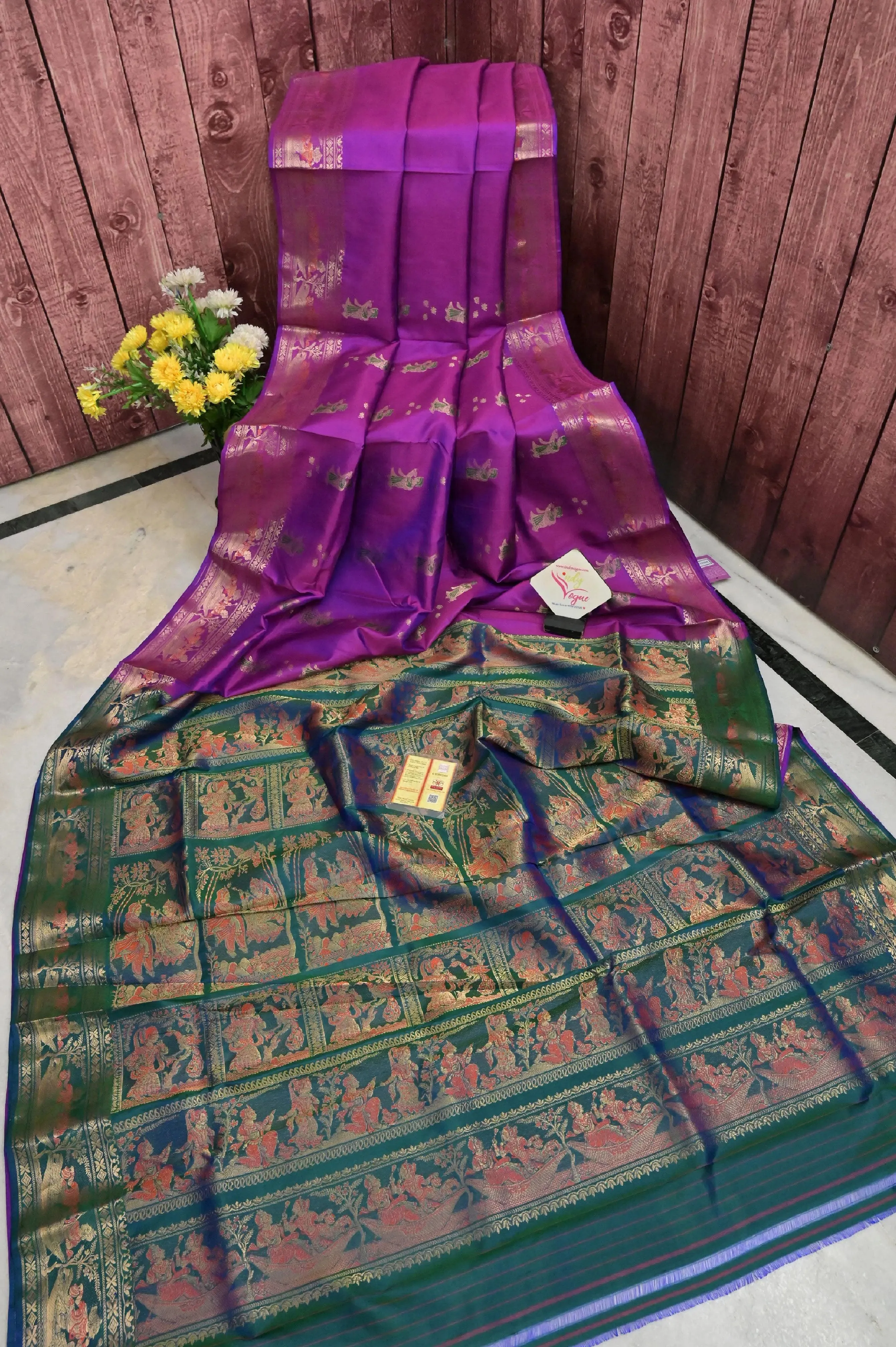 Magenta and Green Dual-Tone Color Pure Baluchari Silk Saree