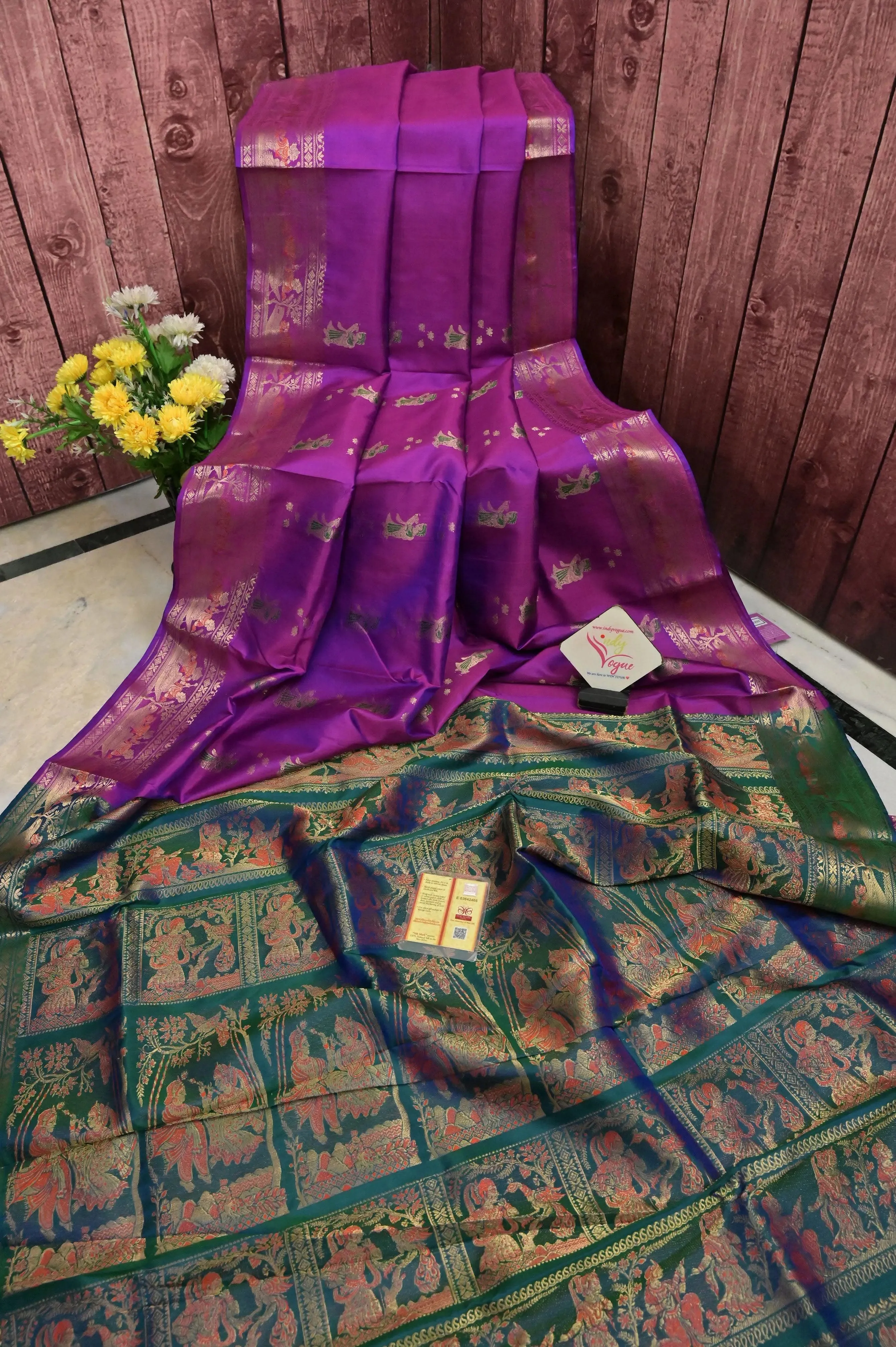 Magenta and Green Dual-Tone Color Pure Baluchari Silk Saree