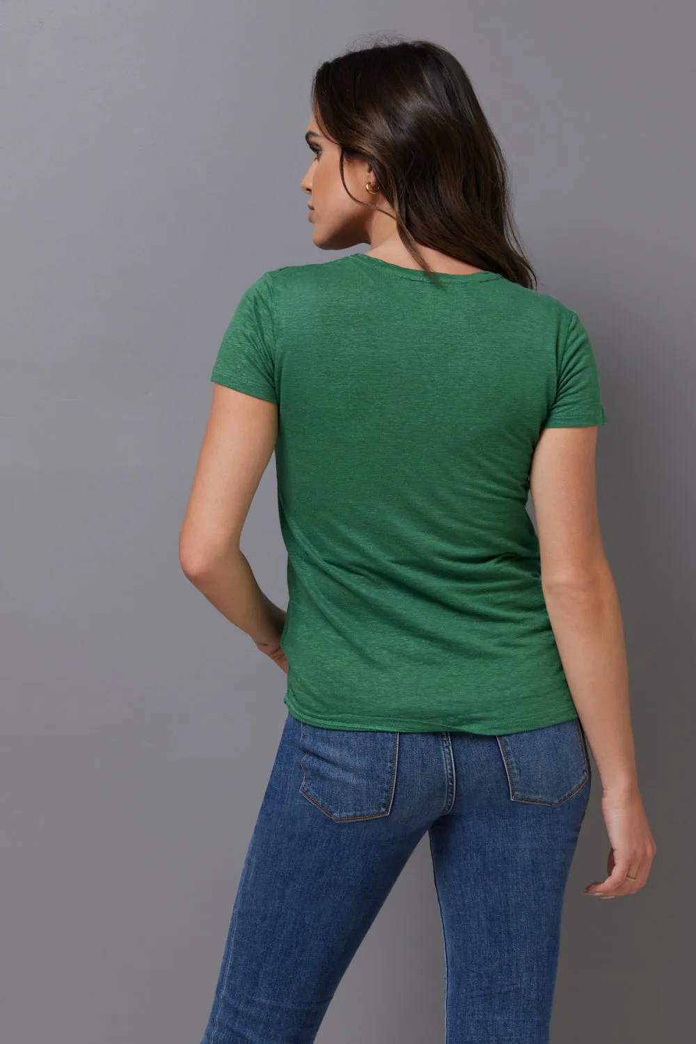 Majestic Short Sleeve Linen Crewneck in Emerald