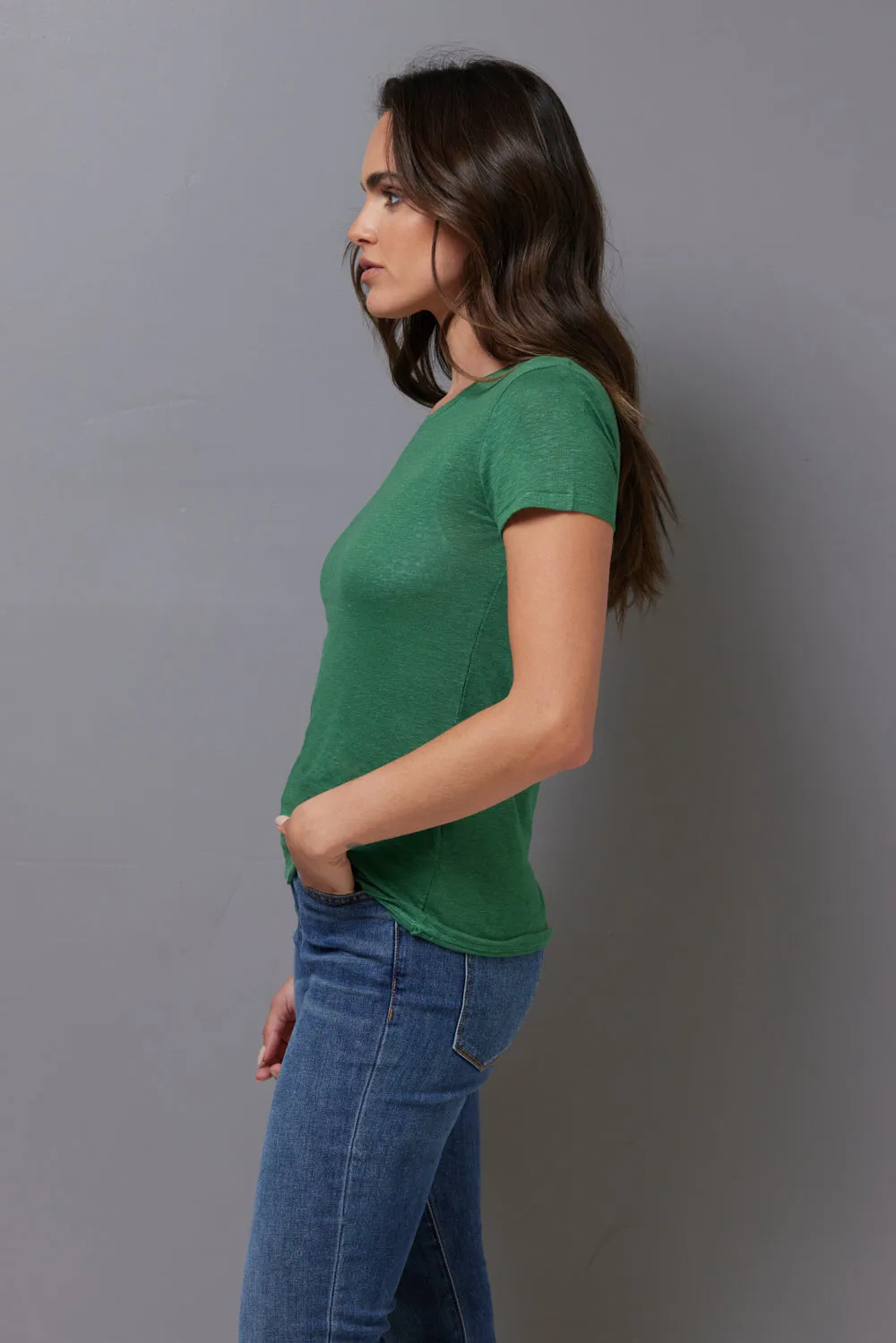 Majestic Short Sleeve Linen Crewneck in Emerald