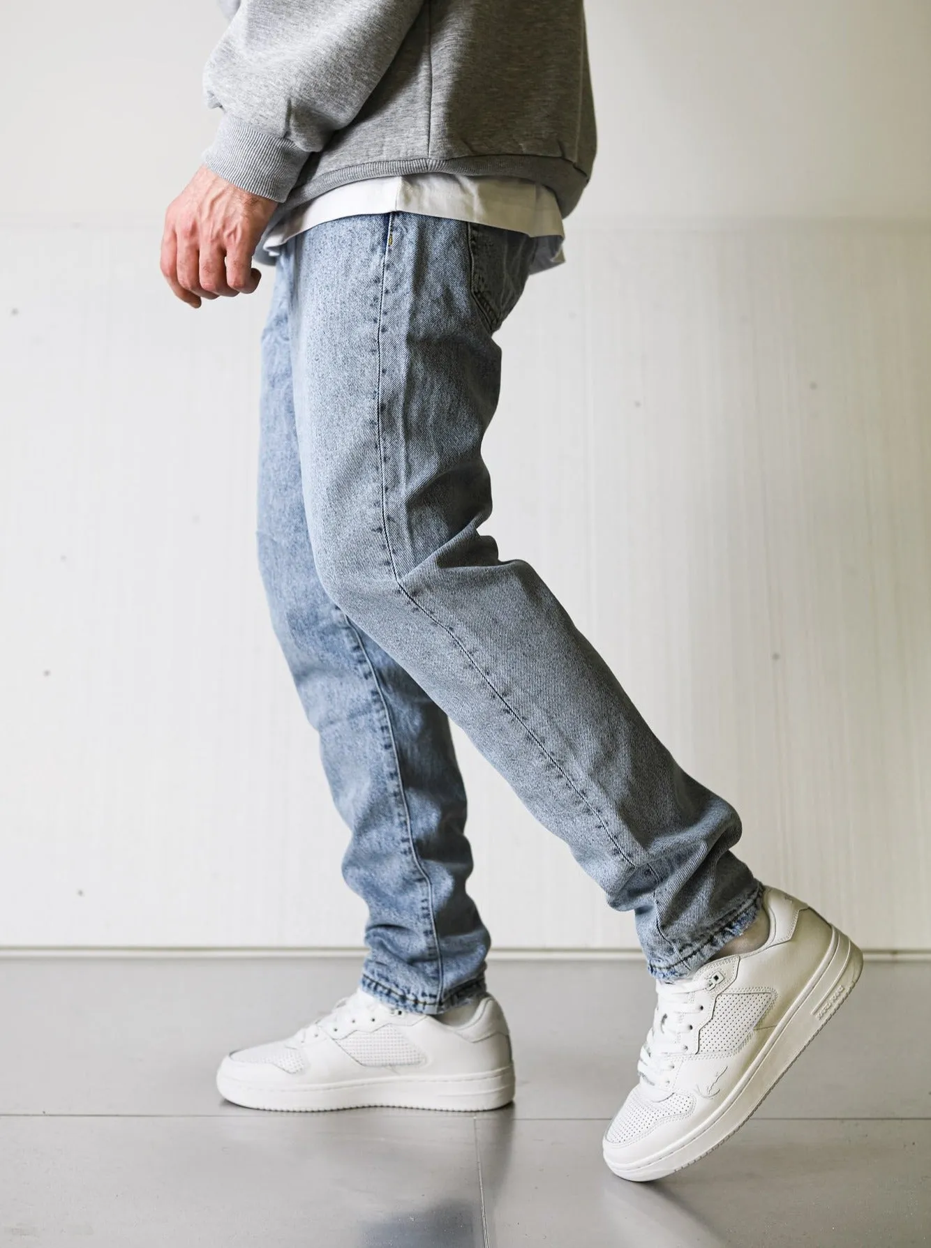 Premium Basic Light Vintage Essential Jeans