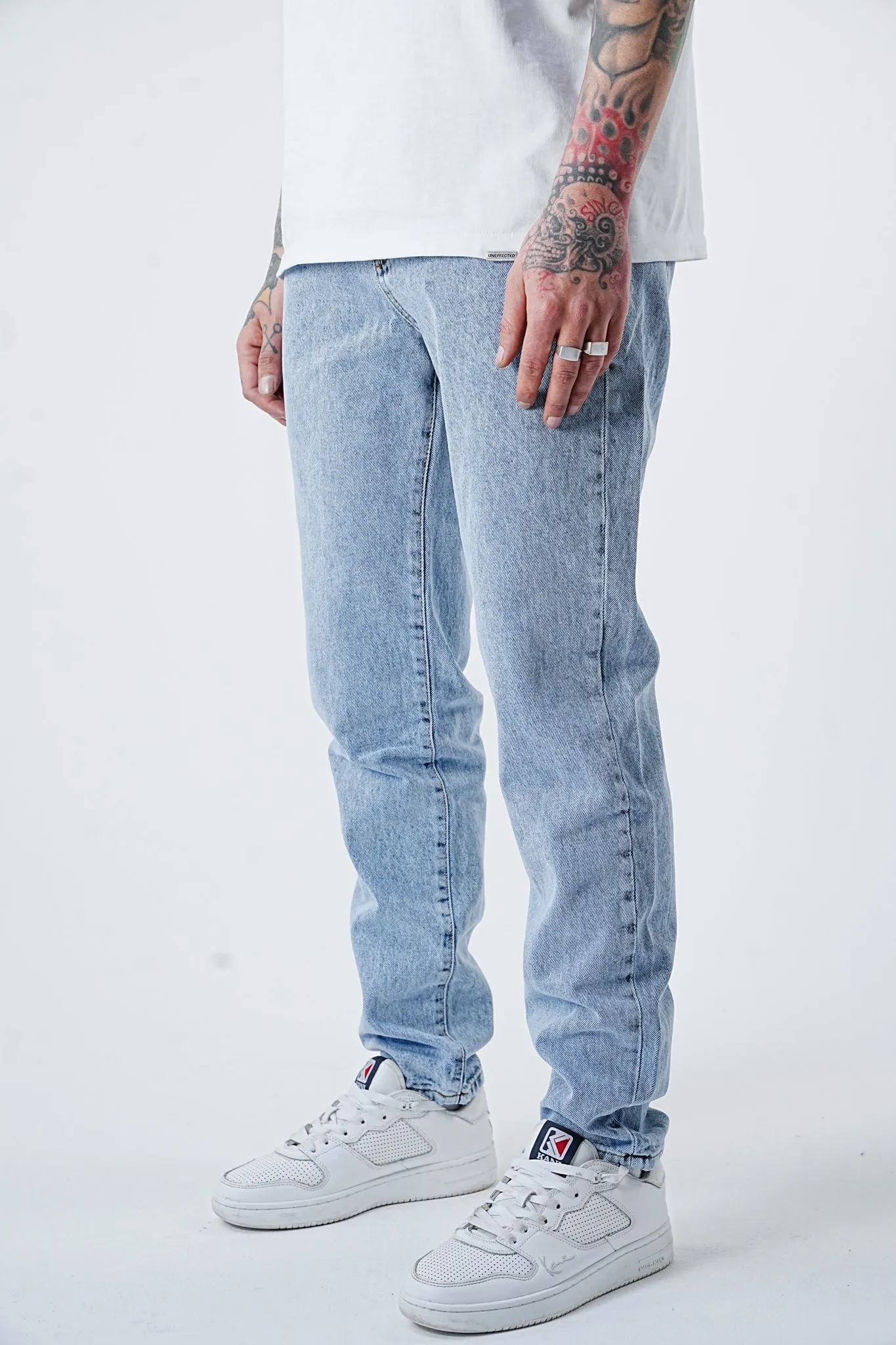 Premium Basic Light Vintage Essential Jeans