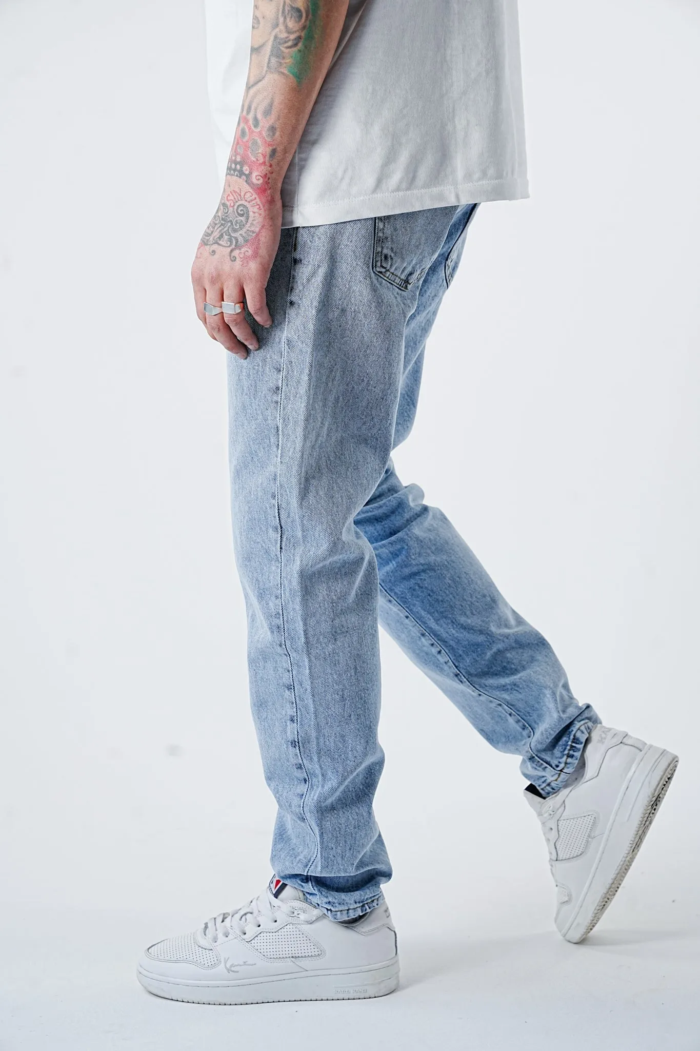 Premium Basic Light Vintage Essential Jeans