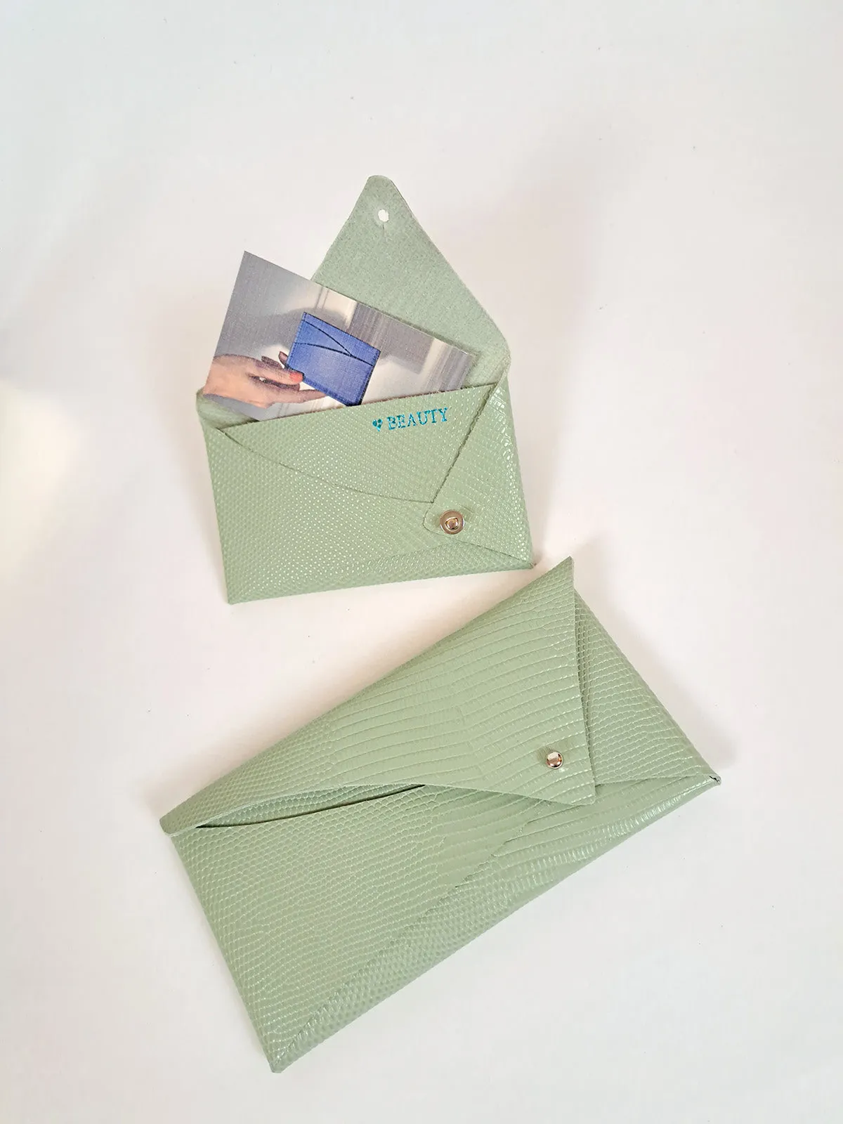 The Message Case Wallet - Honeydew Green